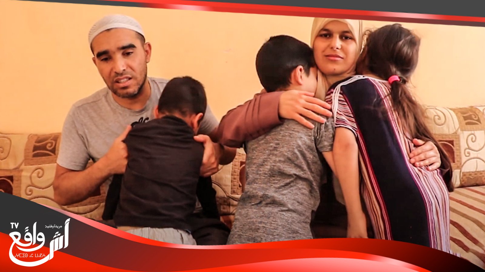 أب يستنجد المحسنين لعلاج ابنائه الثلاث المصابين بالطلاسيميا "فقر الدم الحاد"